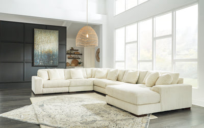 Lindyn Sectional