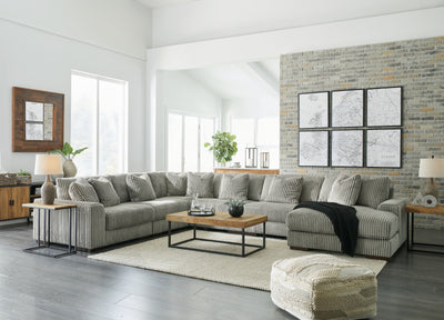 Lindyn Sectional