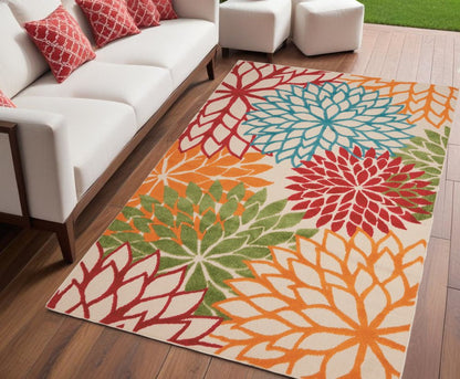3' X 4' Green And Ivory Indoor Outdoor Area Rug