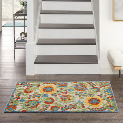 3' X 4' Green And Ivory Indoor Outdoor Area Rug