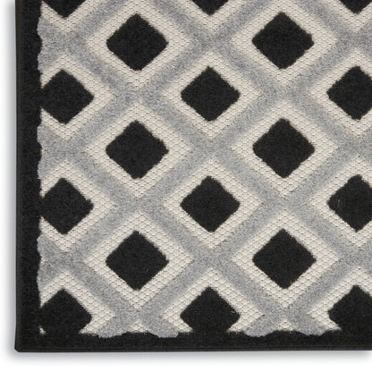 3' X 4' Black And White Indoor Outdoor Area Rug