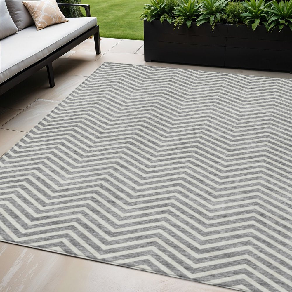 3' X 5' Gray And Ivory Chevron Washable Indoor Outdoor Area Rug