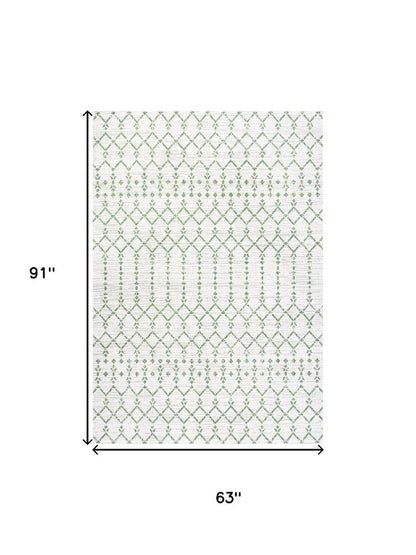 5' X 8' Green And Ivory Trellis Indoor Outdoor Area Rug