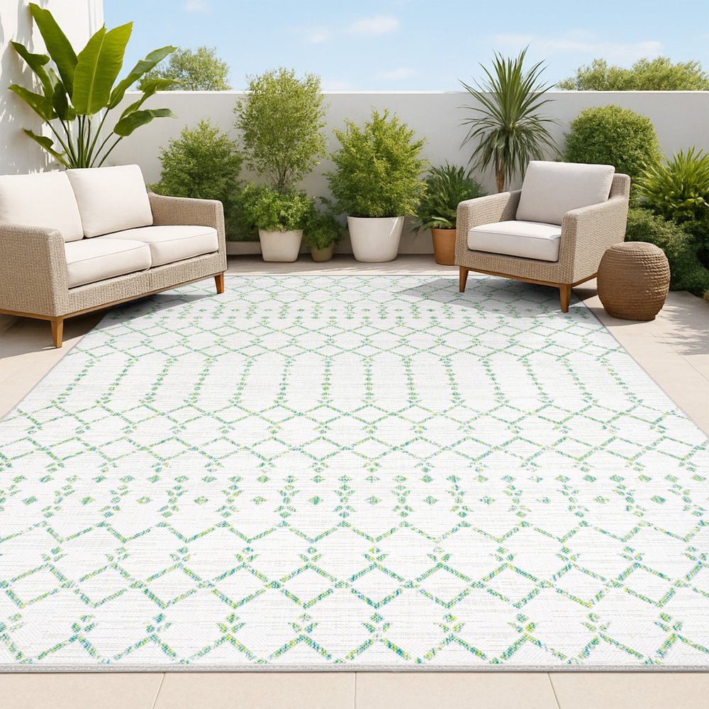 5' X 8' Green And Ivory Trellis Indoor Outdoor Area Rug