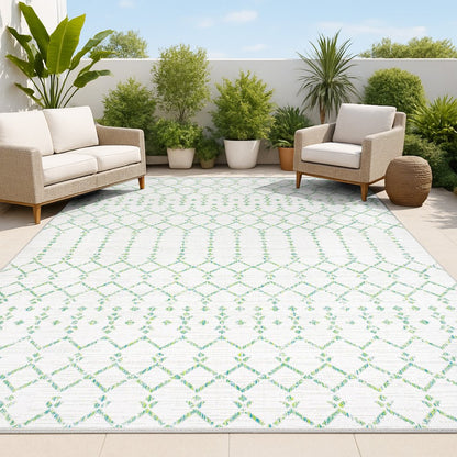 5' X 8' Green And Ivory Trellis Indoor Outdoor Area Rug