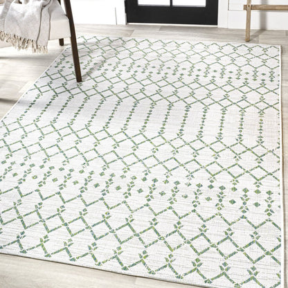 5' X 8' Green And Ivory Trellis Indoor Outdoor Area Rug