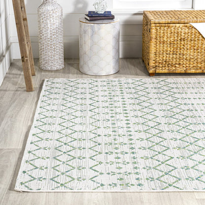 5' X 8' Green And Ivory Trellis Indoor Outdoor Area Rug
