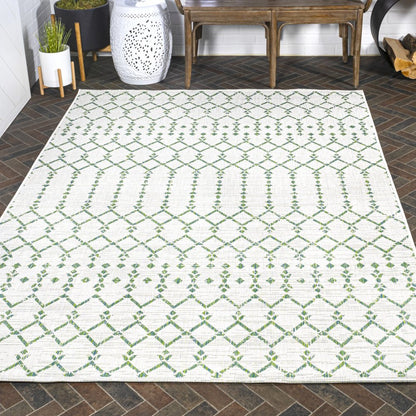 5' X 8' Green And Ivory Trellis Indoor Outdoor Area Rug