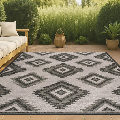 4' X 6' Black And Cream Moroccan Indoor Outdoor Area Rug