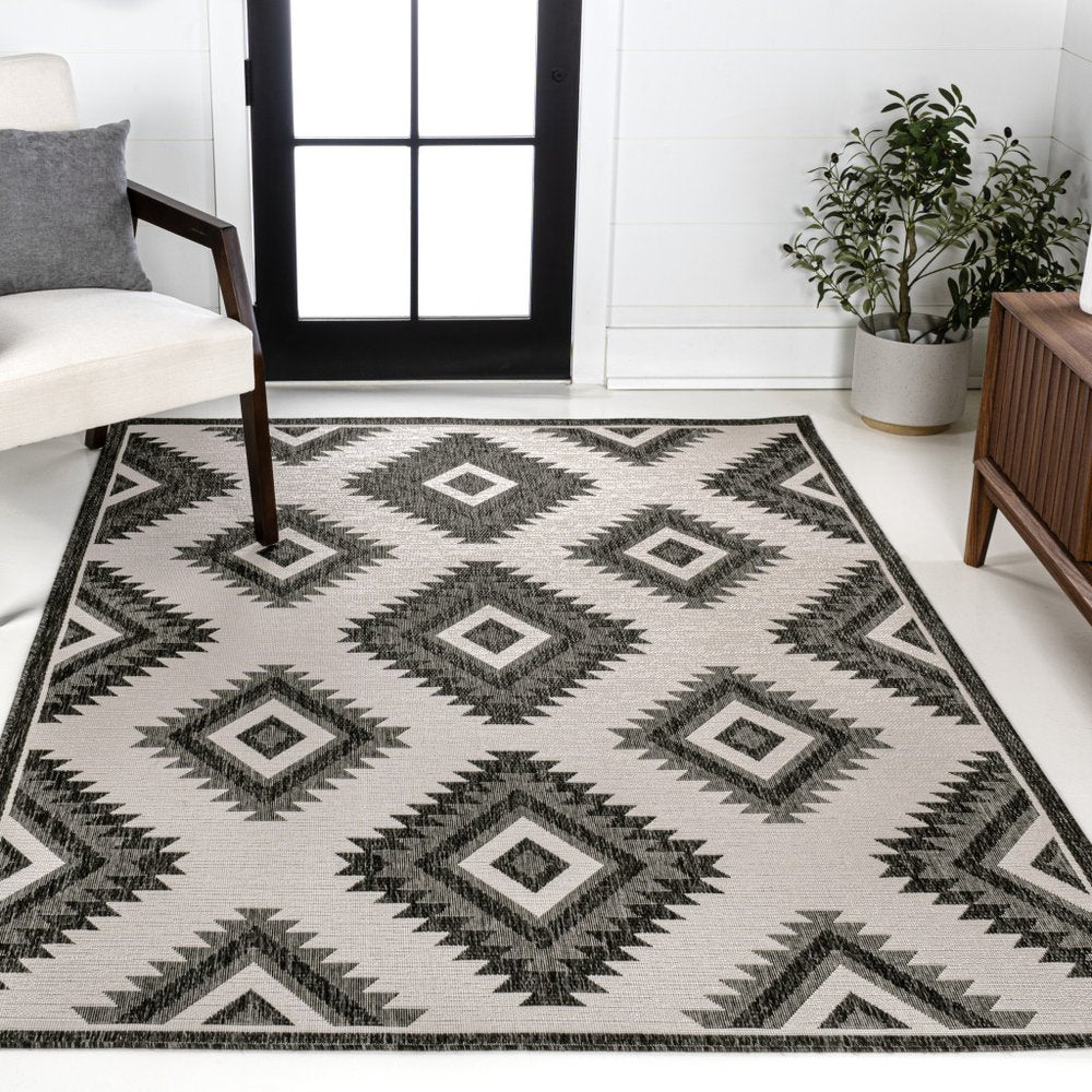 4' X 6' Black And Cream Moroccan Indoor Outdoor Area Rug