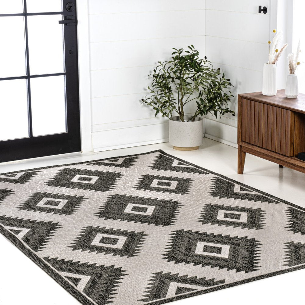4' X 6' Black And Cream Moroccan Indoor Outdoor Area Rug