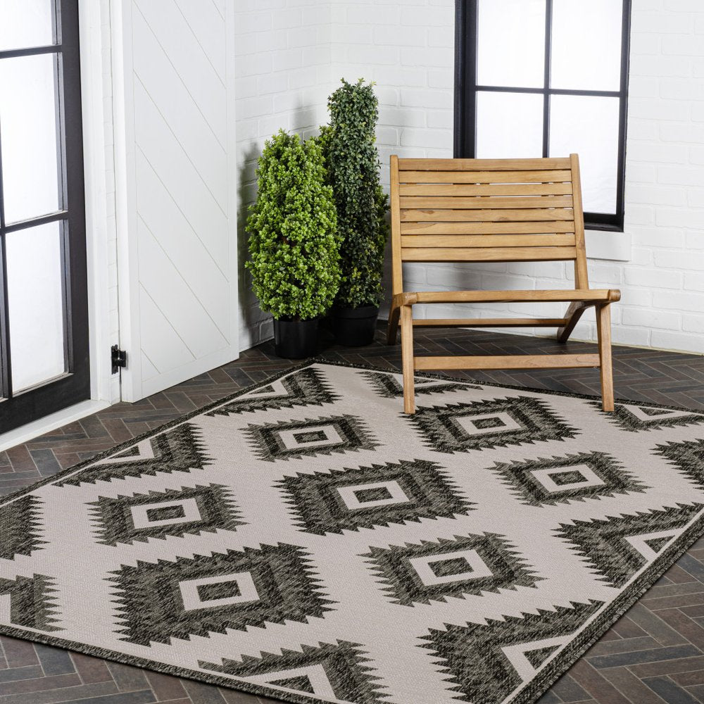 4' X 6' Black And Cream Moroccan Indoor Outdoor Area Rug