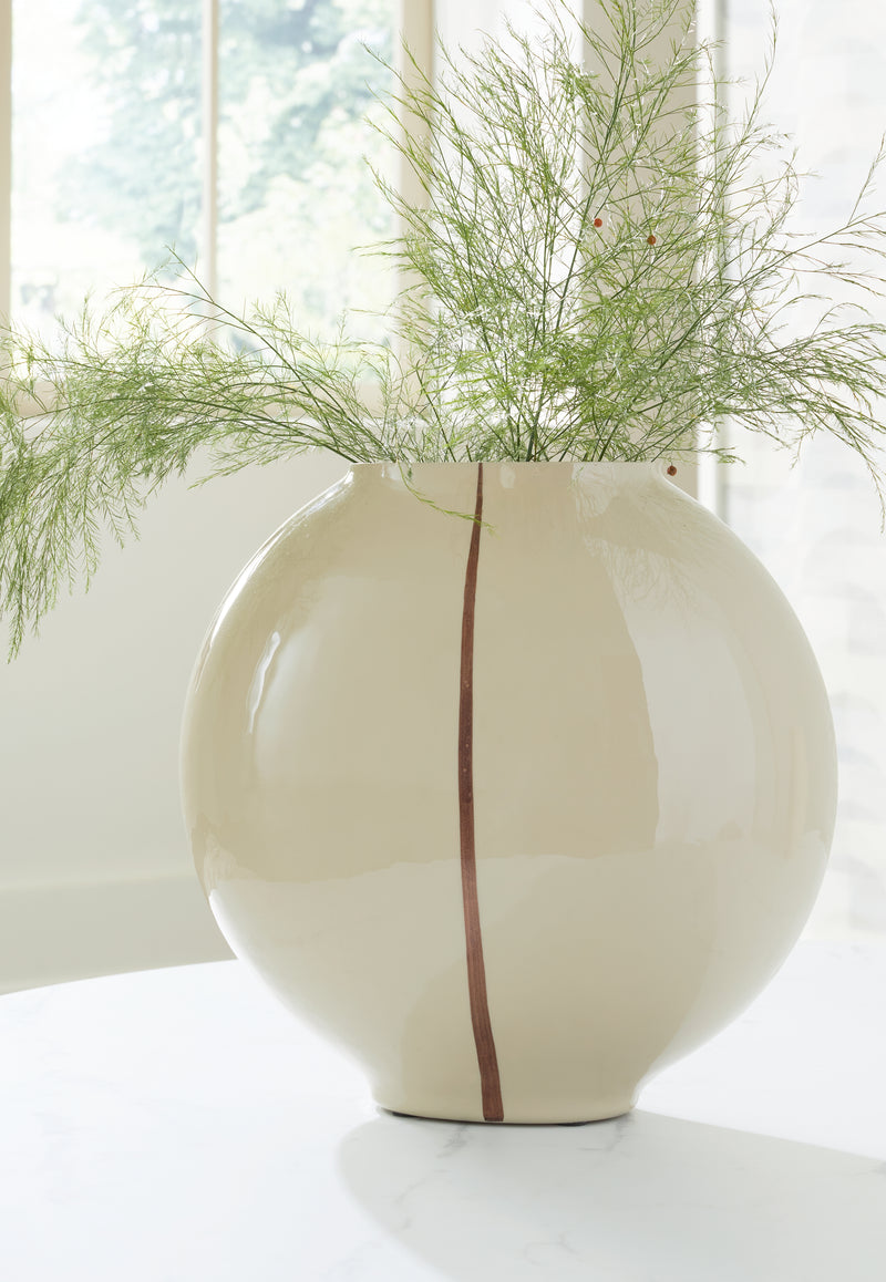 Evee Outdoor & More - Ashley Furniture - Sheabourne Vase - Vase / Cream - A2000702