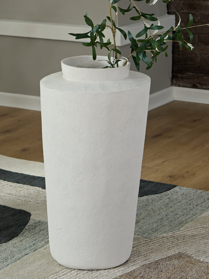 Evee Outdoor & More - Ashley Furniture - Flurinworth Vase - Vase / Cream - A2000768