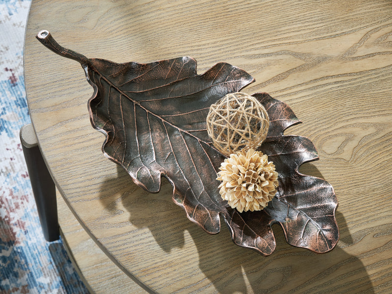 Evee Outdoor & More - Ashley Furniture - Avermund Sculpture - Sculpture / Antique Copper Finish - A2000819