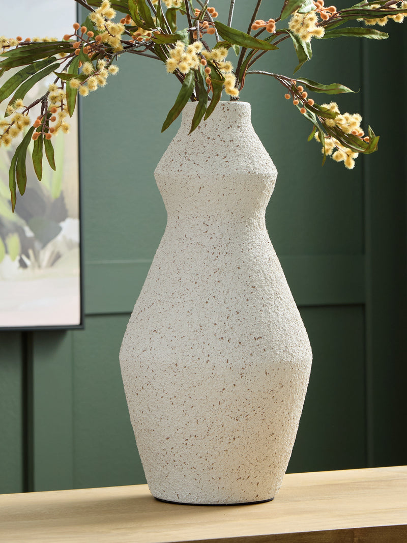 Evee Outdoor & More - Ashley Furniture - Dawthorne Vase - Vase / Cream - A2000851