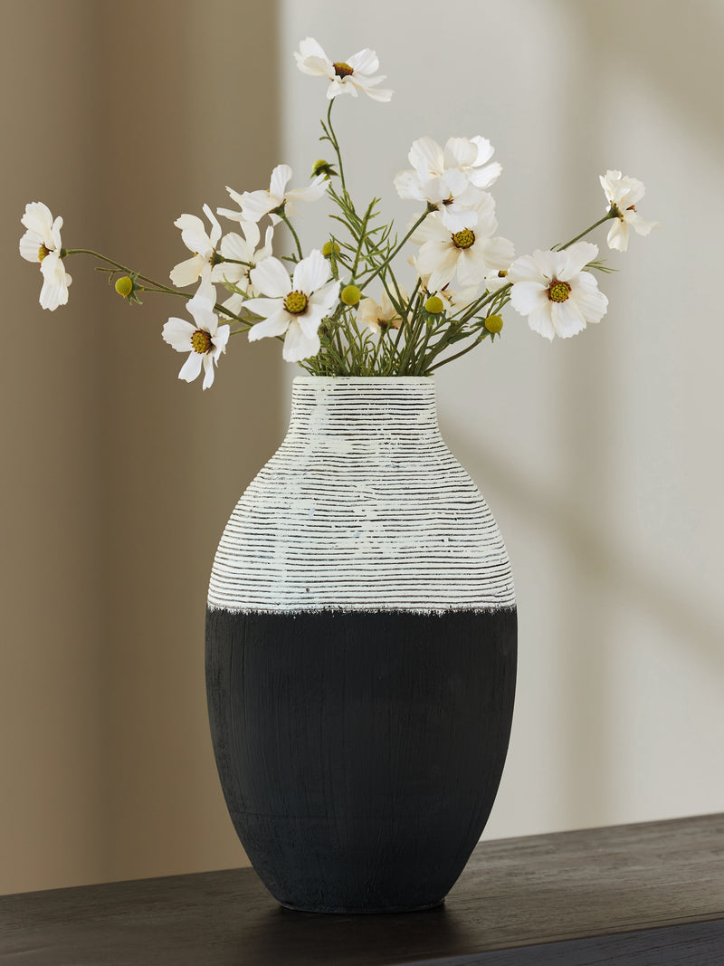 Evee Outdoor & More - Ashley Furniture - Girtha Vase - Vase / Antique White/Black - A2000876