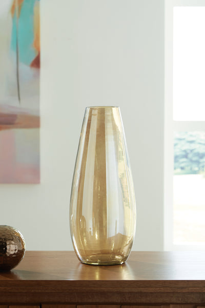 Evee Outdoor & More - Ashley Furniture - Rhettman Vase - Vase / Amber - A2900005