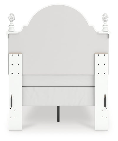 Kozlani Bedroom