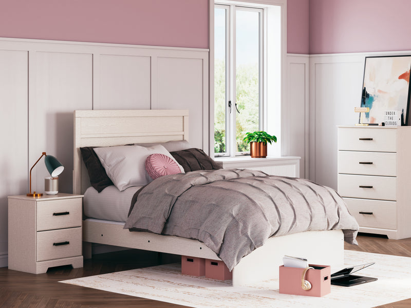 Evee Outdoor & More - Ashley Furniture - Stelsie Bedroom - Twin Panel Bed / White - B2588B12