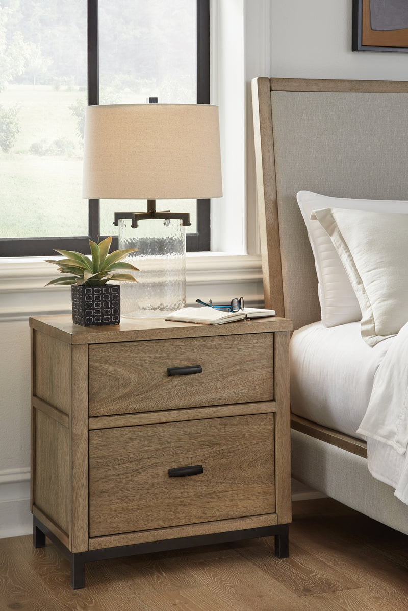 Evee Outdoor & More - Ashley Furniture - Tomtyn Bedroom - Dresser and Mirror / Light Brown - B622B1