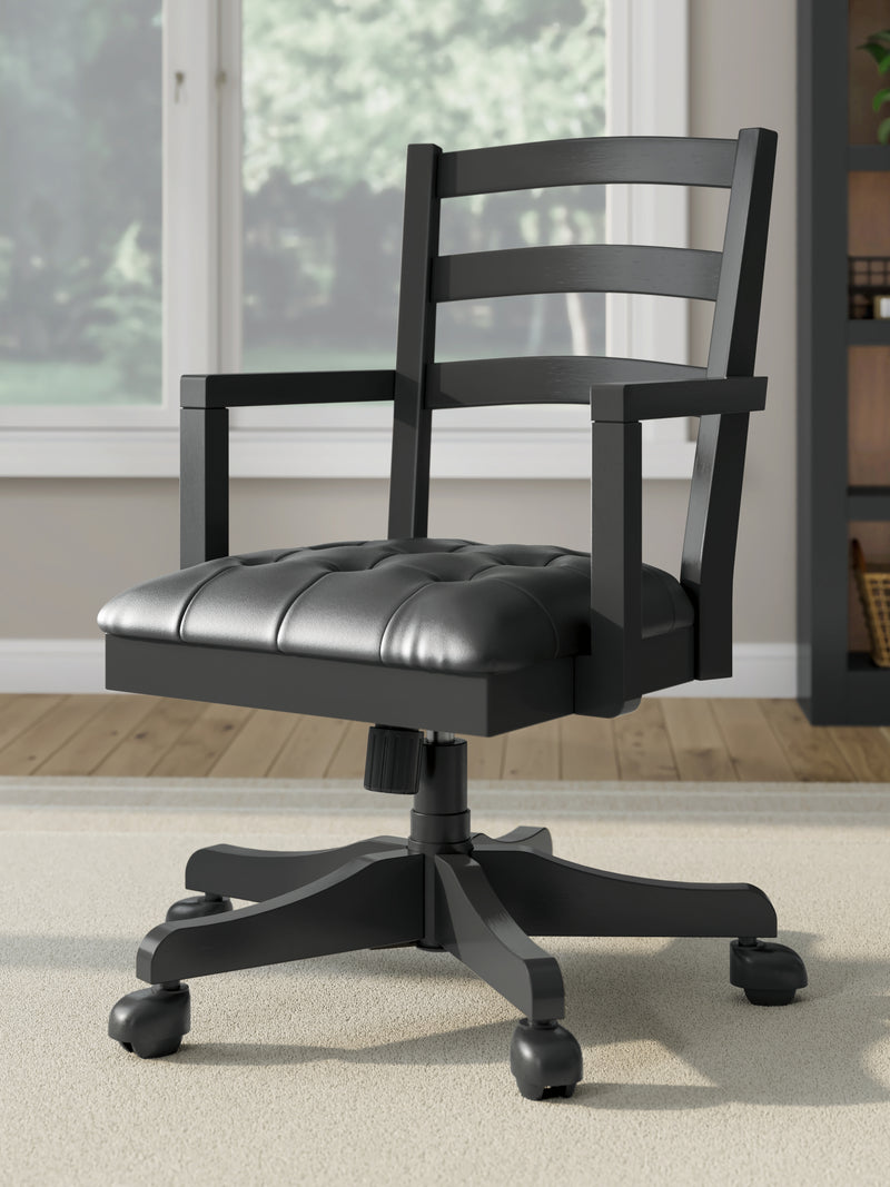 Evee Outdoor & More - Ashley Furniture - Wildenauer Home Office Desk Chair - Home Office Swivel Desk Chair / Black - H664-01A