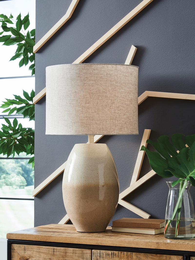 Evee Outdoor & More - Ashley Furniture - Linas Lighting - Metal Table Lamp (1/CN) / Cream/Beige - L207594