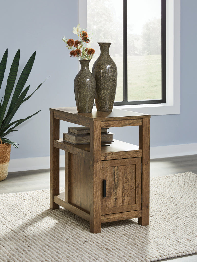 Evee Outdoor & More - Ashley Furniture - Fendenmore Chairside End Table - Chair Side End Table / Brown - T190-117