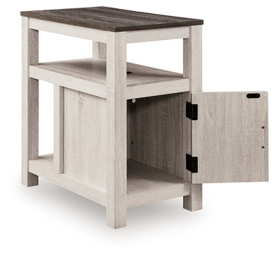 Fendenmore Chairside End Table
