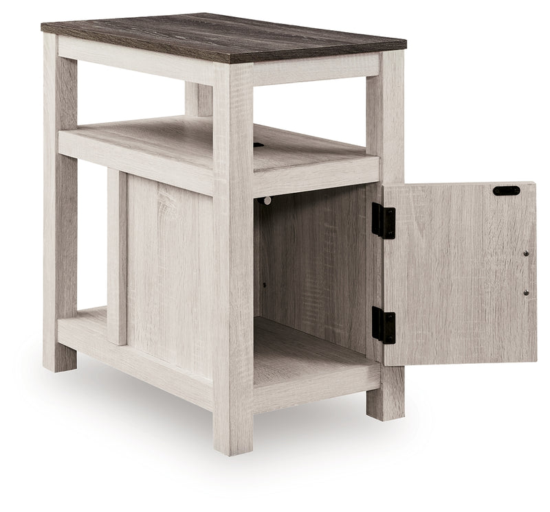 Fendenmore Chairside End Table