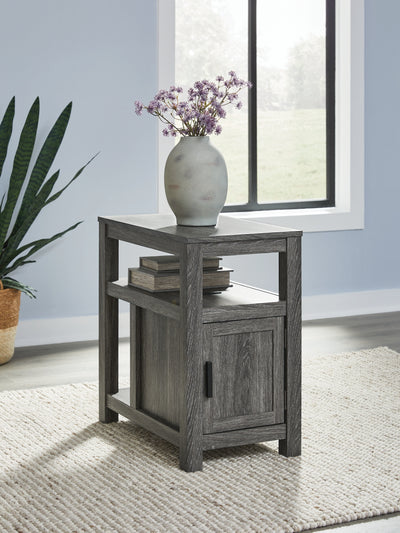 Evee Outdoor & More - Ashley Furniture - Fendenmore Chairside End Table - Chair Side End Table / Brown/Gray - T190-317